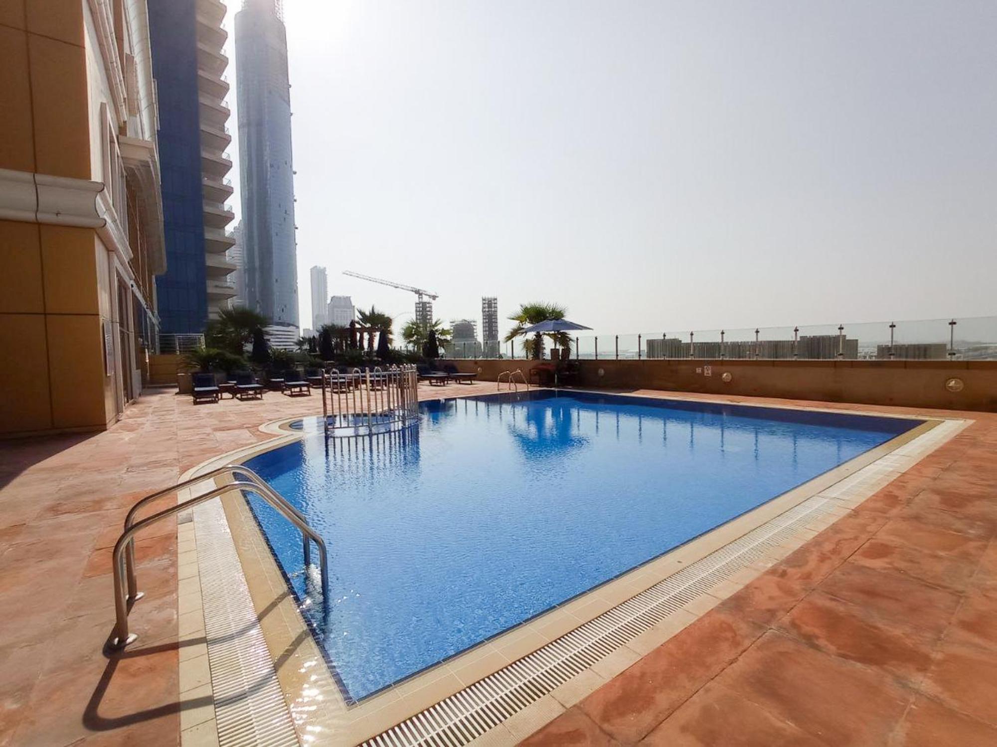 Stylish1bhk In Elite Residences, Marina With View *
